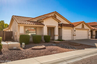 3921 W Bloomfield Rd in Phoenix, AZ - Foto de edificio - Building Photo