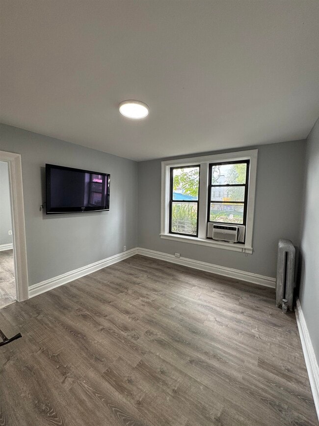 117 Corbin Ave in Jersey City, NJ - Building Photo - Building Photo