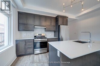 1 Lansdowne Ave in Toronto, ON - Building Photo - Building Photo