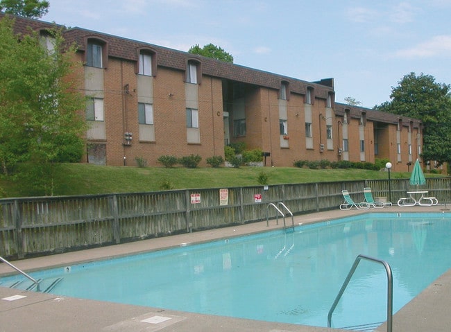 Glen Valley Apartments and Duplexes in Nashville, TN - Building Photo - Building Photo