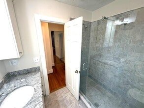 441 Broadway, Unit 2 in Somerville, MA - Building Photo - Building Photo