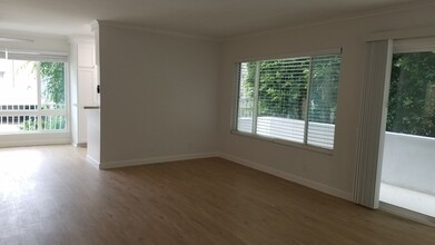 Jewel box in the heart of Brentwood in Los Angeles, CA - Building Photo - Interior Photo