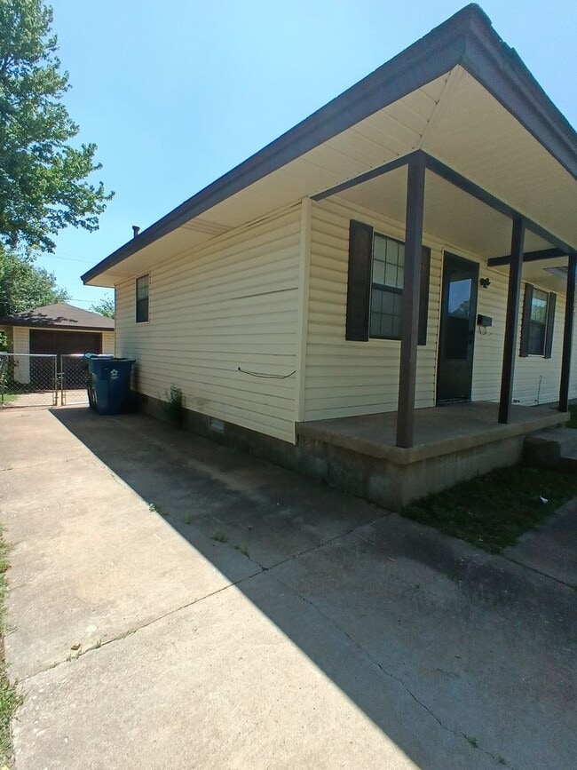764 E Rose Dr in Midwest City, OK - Building Photo - Building Photo