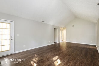 1088 Helmer Rd in Riverdale, GA - Building Photo - Building Photo
