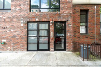 96 Clay St in Brooklyn, NY - Foto de edificio - Building Photo