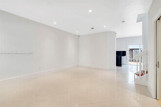 9329 SW 221st St in Cutler Bay, FL - Building Photo - Building Photo