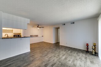 Saddle Brook in Longview, TX - Foto de edificio - Building Photo