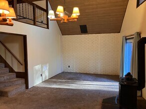 1587 Crystal Air Dr in South Lake Tahoe, CA - Building Photo - Building Photo