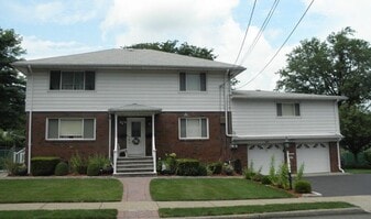 144 Raphael Rd in Totowa, NJ - Building Photo