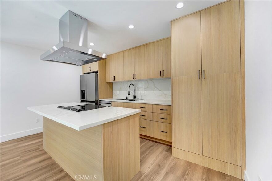 2925 1/4 Waverly Drive Unit in Los Angeles, CA - Building Photo