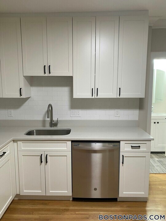 57 Hemman St in Boston, MA - Building Photo