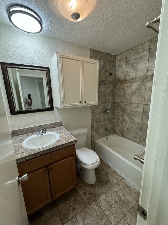 5402 Atascosa Dr in Austin, TX - Building Photo - Building Photo