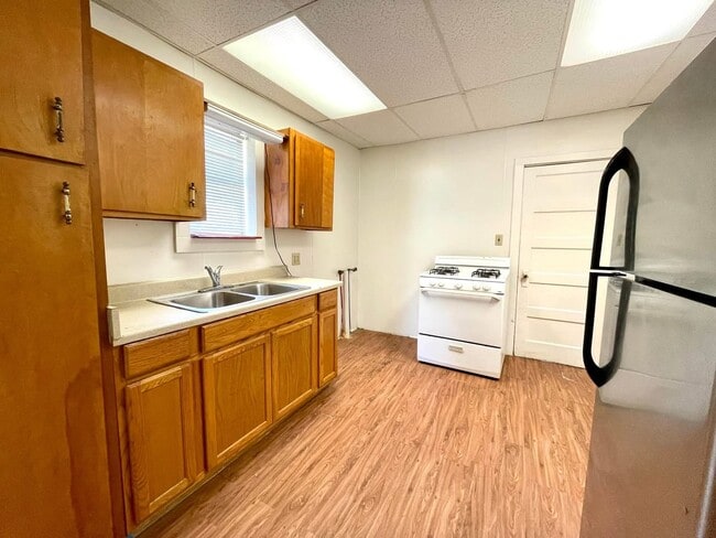 property at 116 4th Ave NW
