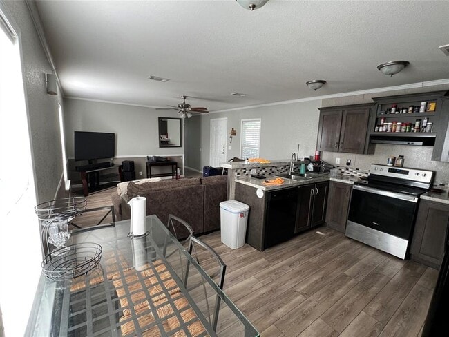 14311 Skyfrost Dr in Dallas, TX - Building Photo - Building Photo