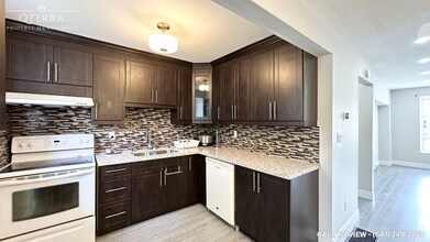 55 Collinsgrove Rd in Toronto, ON - Building Photo - Building Photo