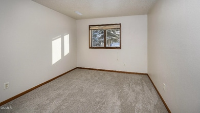 1731 5th Ave NE in Beulah, ND - Foto de edificio - Building Photo