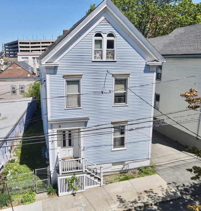 23 Hanover St, Unit 3