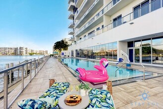 4010 S Ocean Dr in Hollywood, FL - Building Photo - Building Photo