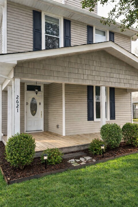 2621 Barton St in Knoxville, TN - Building Photo