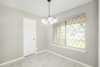 9619 Rockhurst Dr in Houston, TX - Building Photo - Building Photo