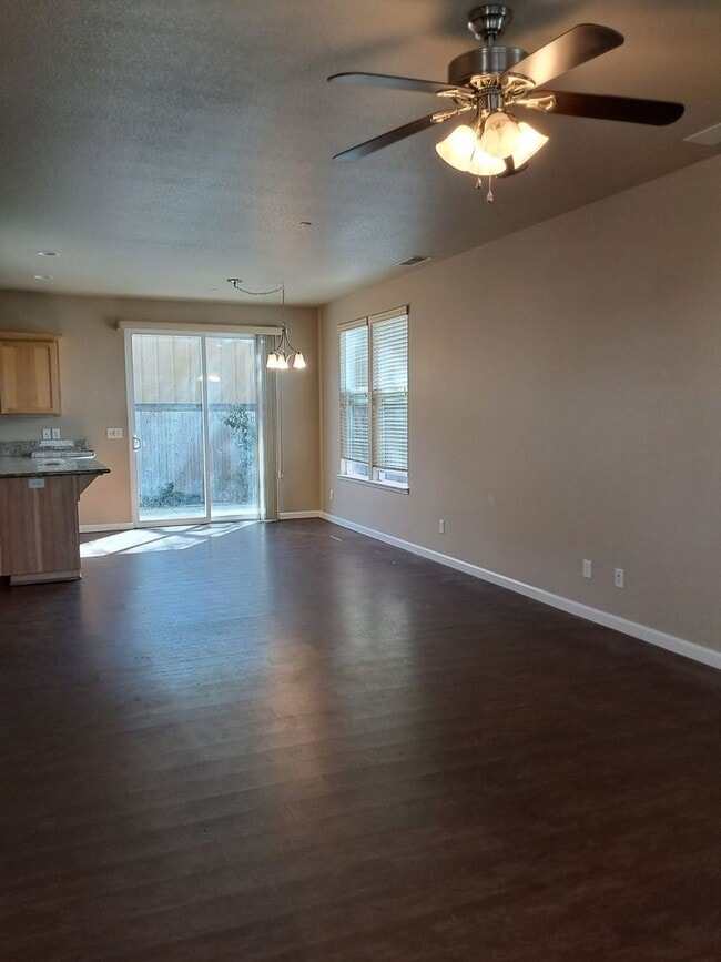 2204 Estes Rd in Chico, CA - Building Photo - Building Photo