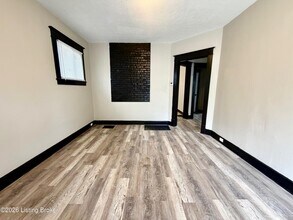 1545 Catalpa St in Louisville, KY - Building Photo - Building Photo