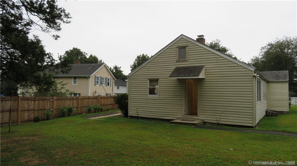 256 High Ridge Dr in Bridgeport, CT - Building Photo