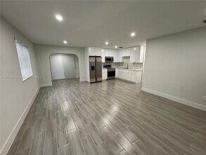 11138 SW 6th St-Unit -0 in Miami, FL - Building Photo - Building Photo