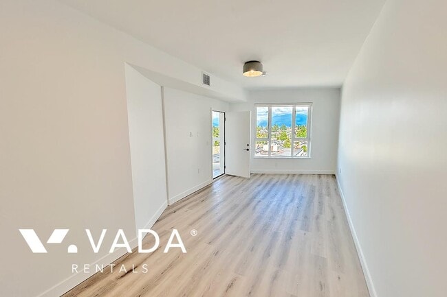 3068 Kingsway in Vancouver, BC - Building Photo - Building Photo