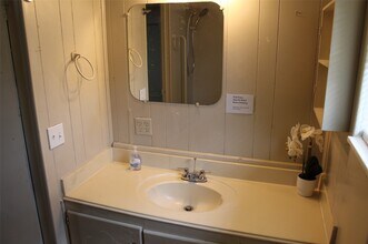 2011 Miller Rd in Rosharon, TX - Building Photo - Building Photo