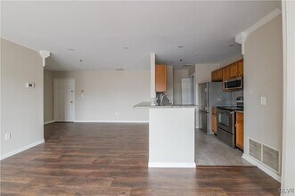410 Canal Park, Unit 2nd Fl in Easton, PA - Building Photo - Building Photo