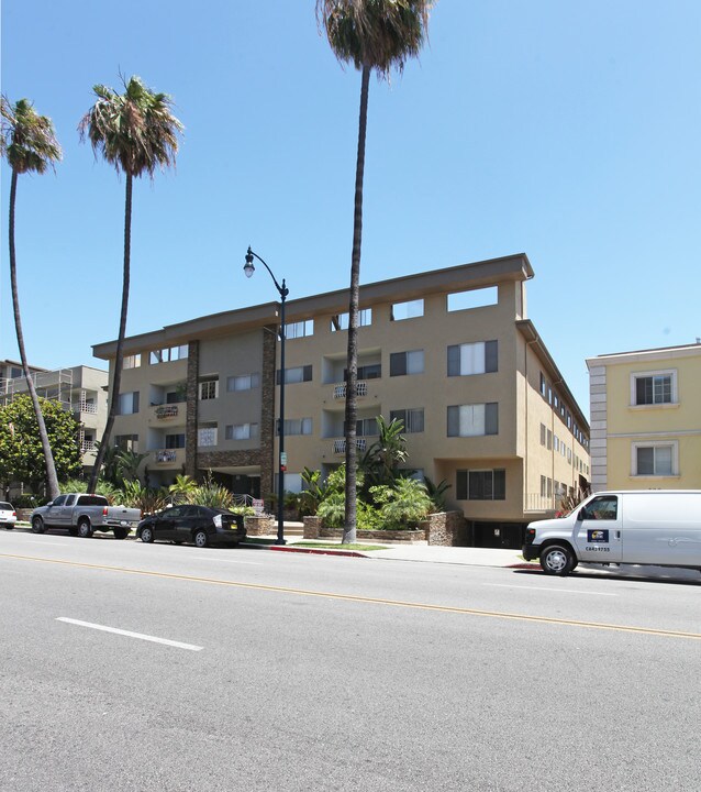 The Savoy in Beverly Hills, CA - Building Photo