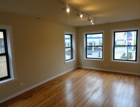 2807 W Lawrence Ave, Unit A2N in Chicago, IL - Building Photo - Building Photo