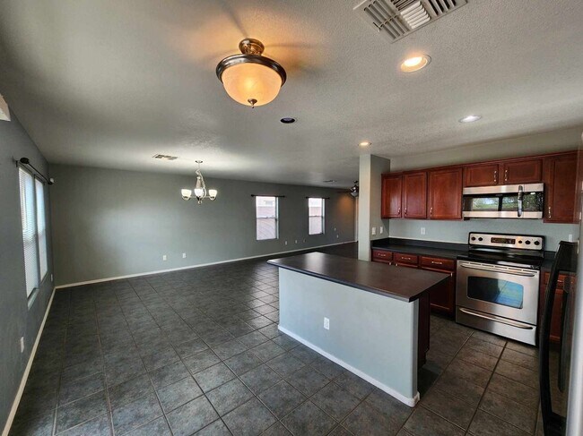 40443 W Helen Ct in Maricopa, AZ - Building Photo - Building Photo
