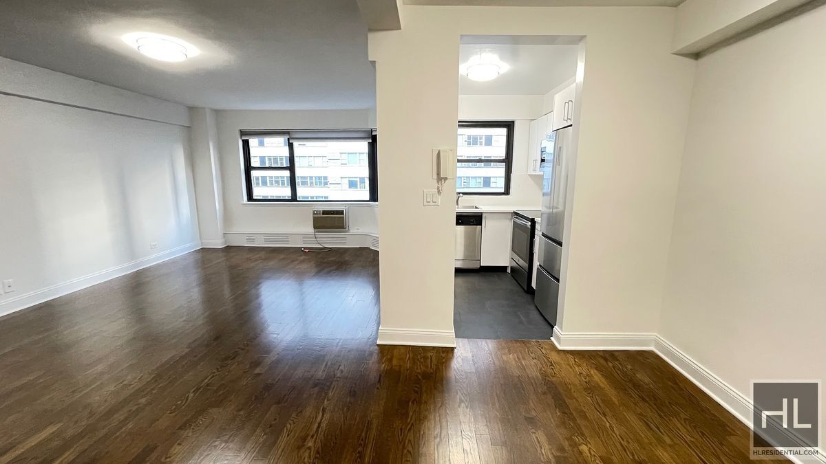 EAST 69 STREET in New York, NY - Building Photo