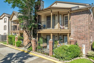 Montreal Place in Houston, TX - Foto de edificio - Building Photo