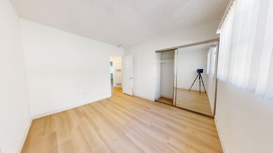 13827 LA in Baldwin Park, CA - Foto de edificio - Interior Photo