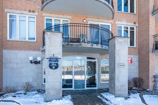 6250 Saint-Laurent St in Lévis, QC - Building Photo - Building Photo