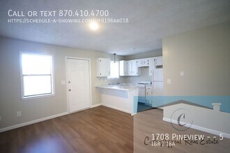 1708 Pineview St in Jonesboro, AR - Building Photo - Building Photo
