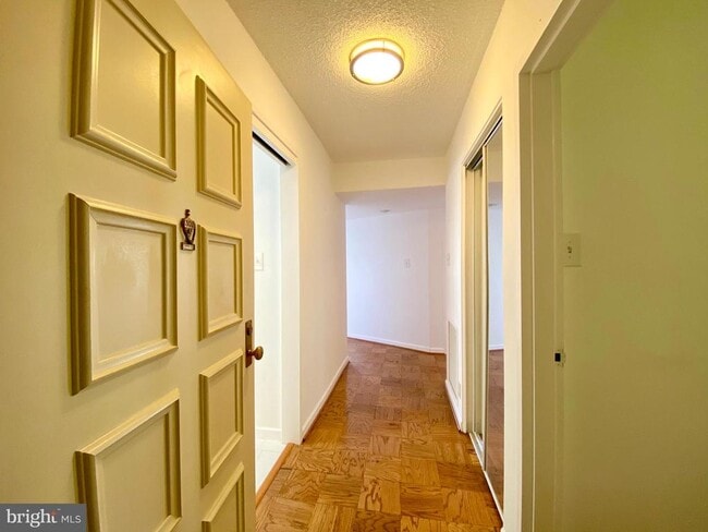 3800 Fairfax Dr in Arlington, VA - Building Photo - Building Photo