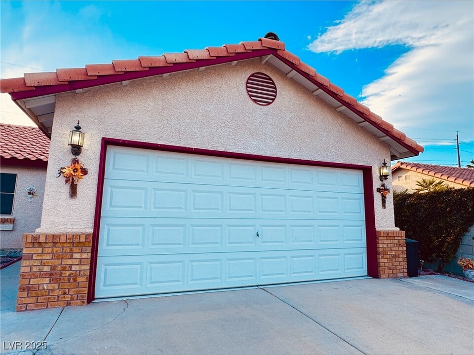 3821 Longs Peak Ct in Las Vegas, NV - Foto de edificio