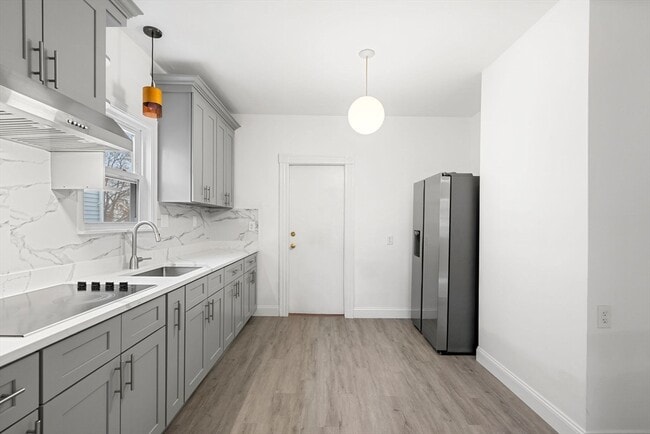 property at 252 Safford St