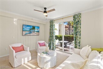 8560 Violeta St in Bonita Springs, FL - Foto de edificio - Building Photo