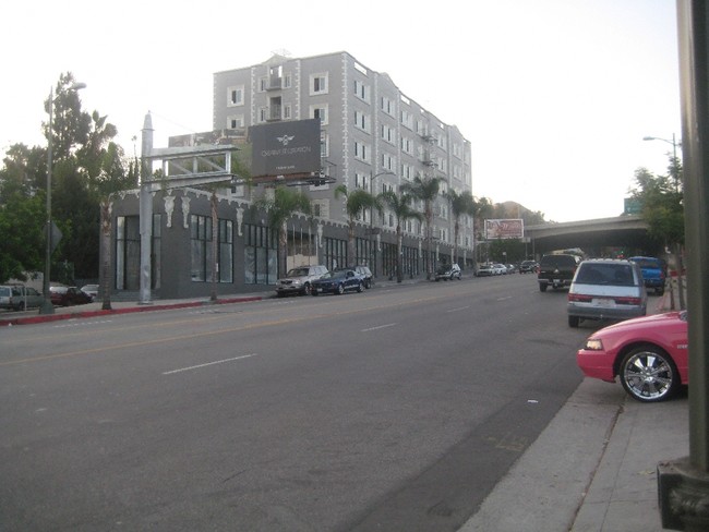 Whitley House Apartments in Los Angeles, CA - Building Photo - Building Photo