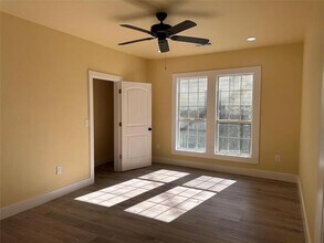 111 Pecan St in Terrell, TX - Building Photo - Building Photo