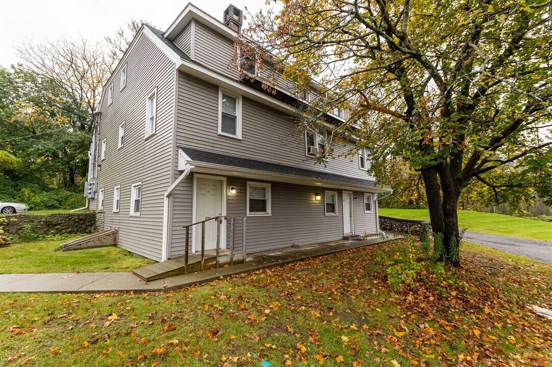 770 Old Rte 22-Unit -1N in Amenia, NY - Foto de edificio
