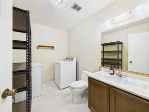 114 Hickory Dr in Fairbanks, AK - Building Photo - Building Photo