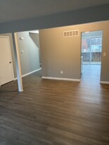 3317 Bridge Manor Dr in Kansas City, MO - Building Photo