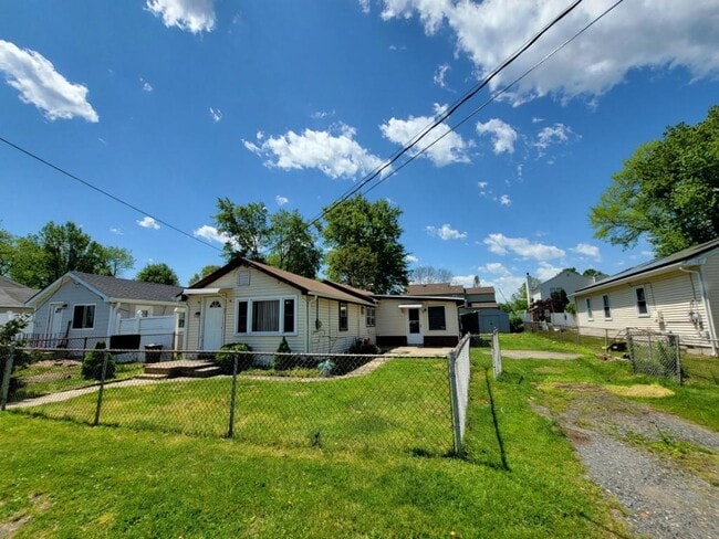 property at 53 Salem Pl