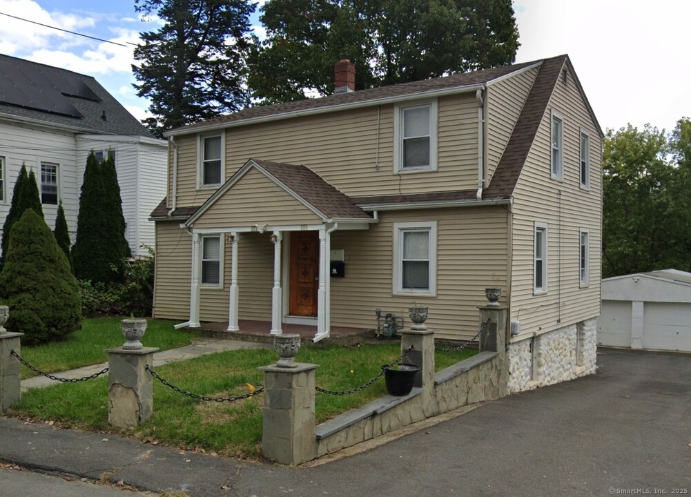 177 Bradley Ave in Waterbury, CT - Building Photo